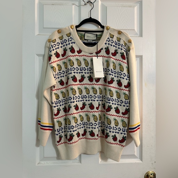 GUCCI Fruit Intarsia Wool Blend Knit Sweater in White - Picture 2 of 8